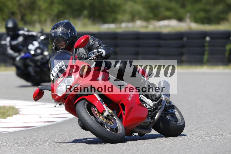 /Archiv-2025/48 25.08.2025 Cornu Master School ADR/blau-bleu/108